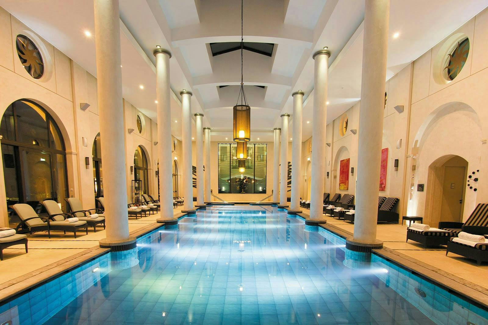 Terre Blanche Hotel - image 1
