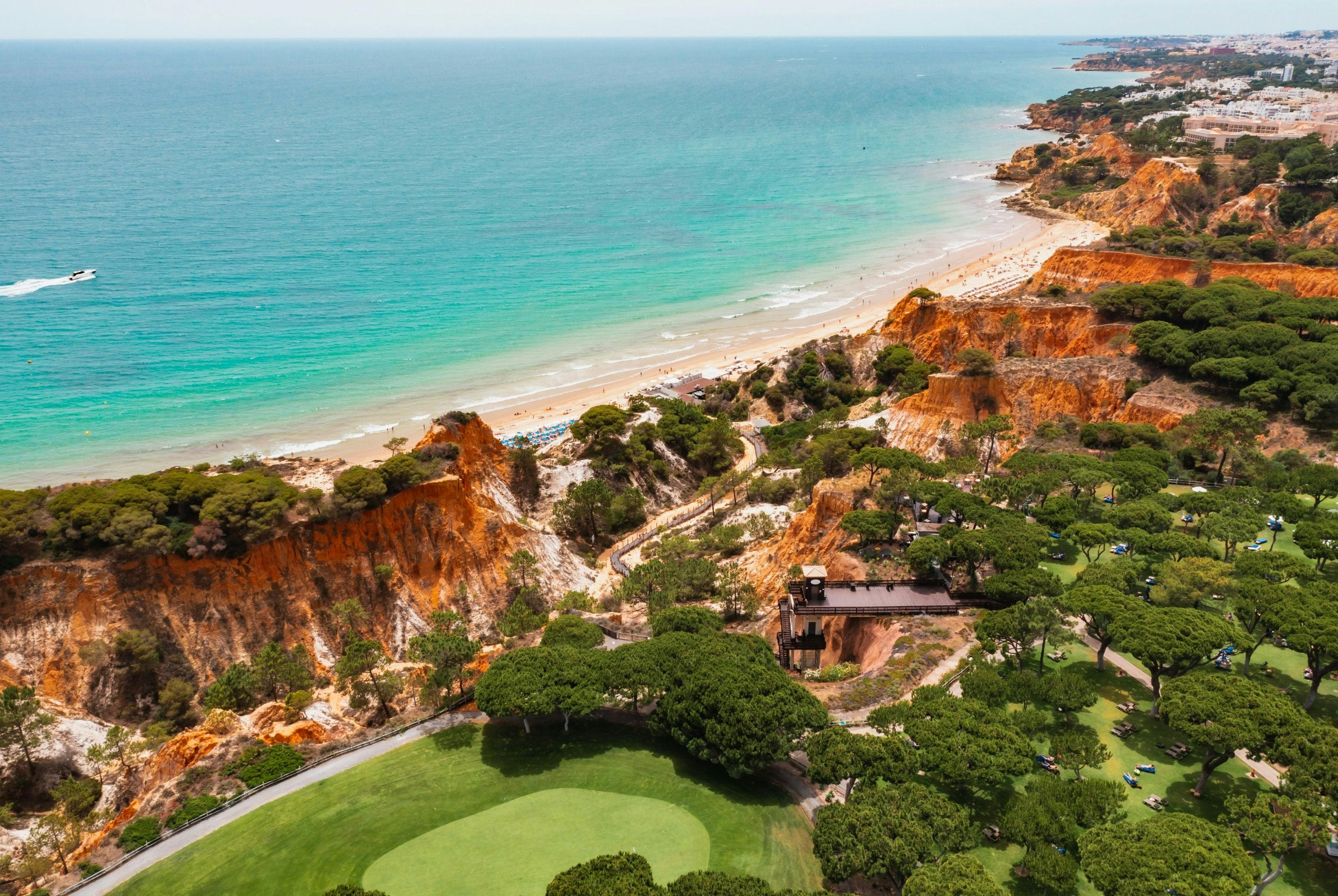 Pine Cliffs Resort - image 1