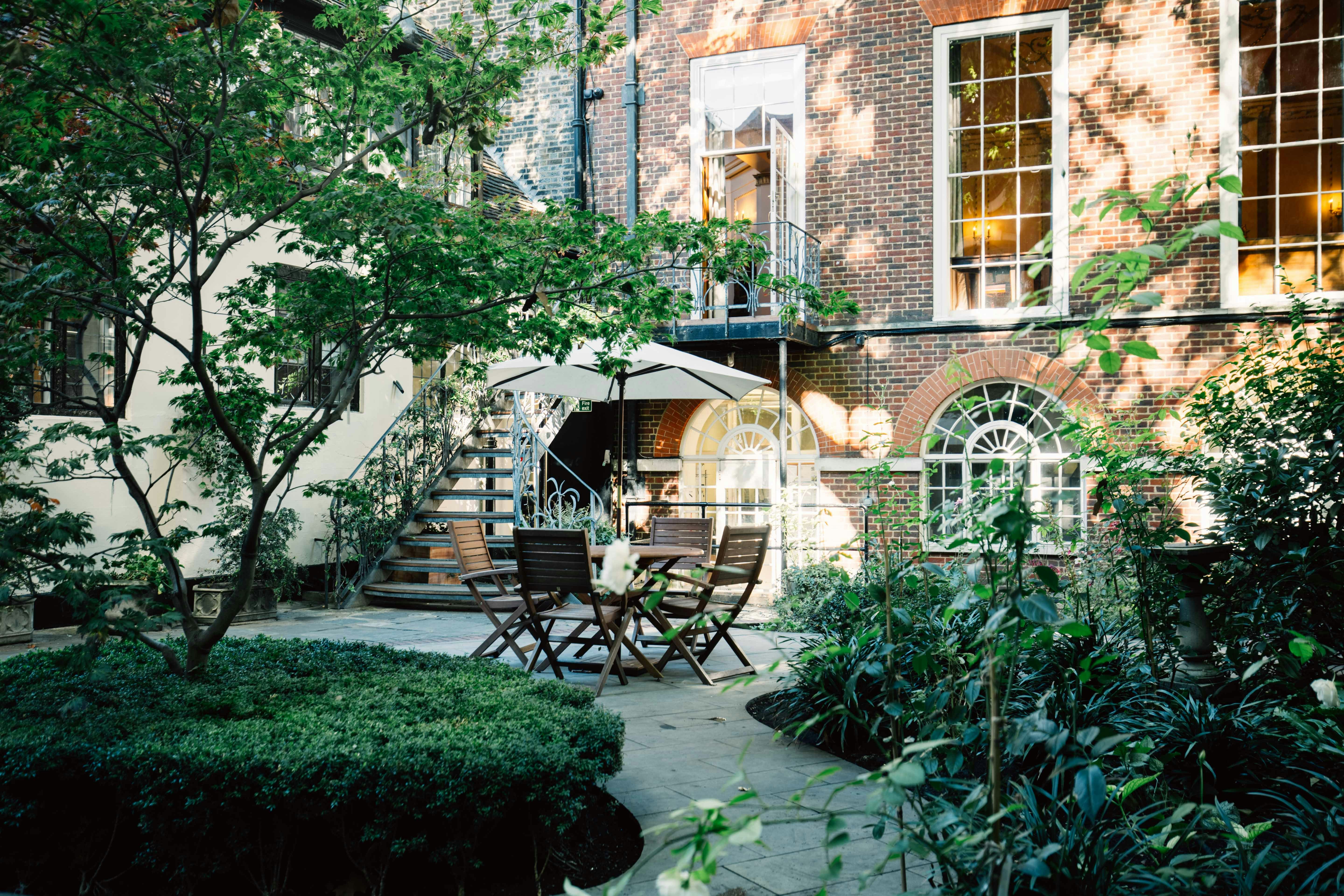 Reception Venues in Central London - Stationers' Hall and Garden