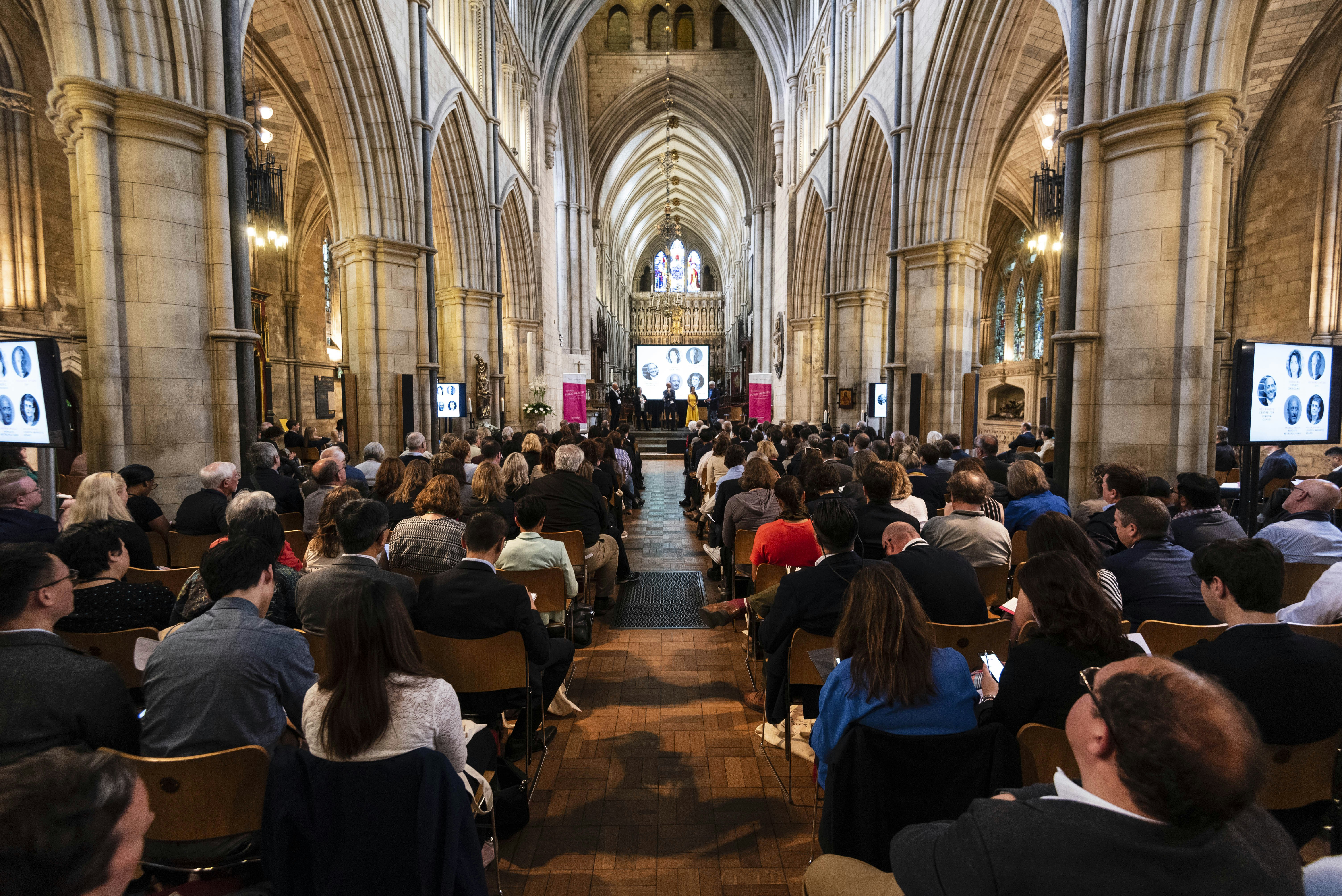 Southwark Cathedral - The Nave image 7