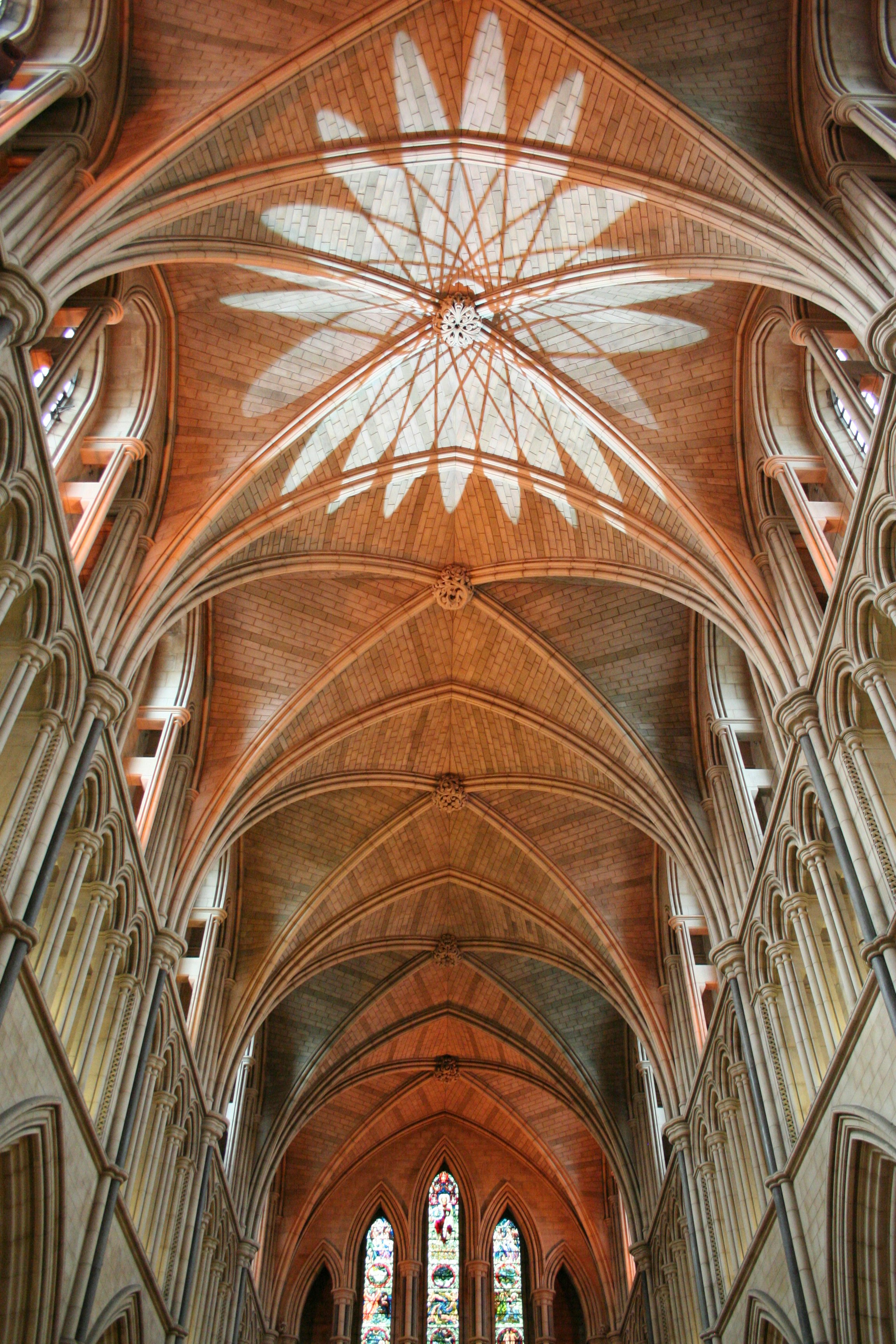 Southwark Cathedral - The Nave image 5
