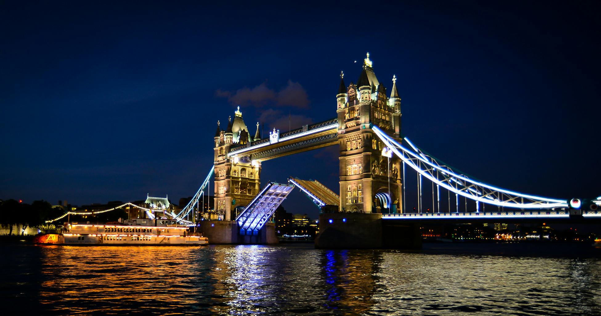 Tower Bridge - image 1