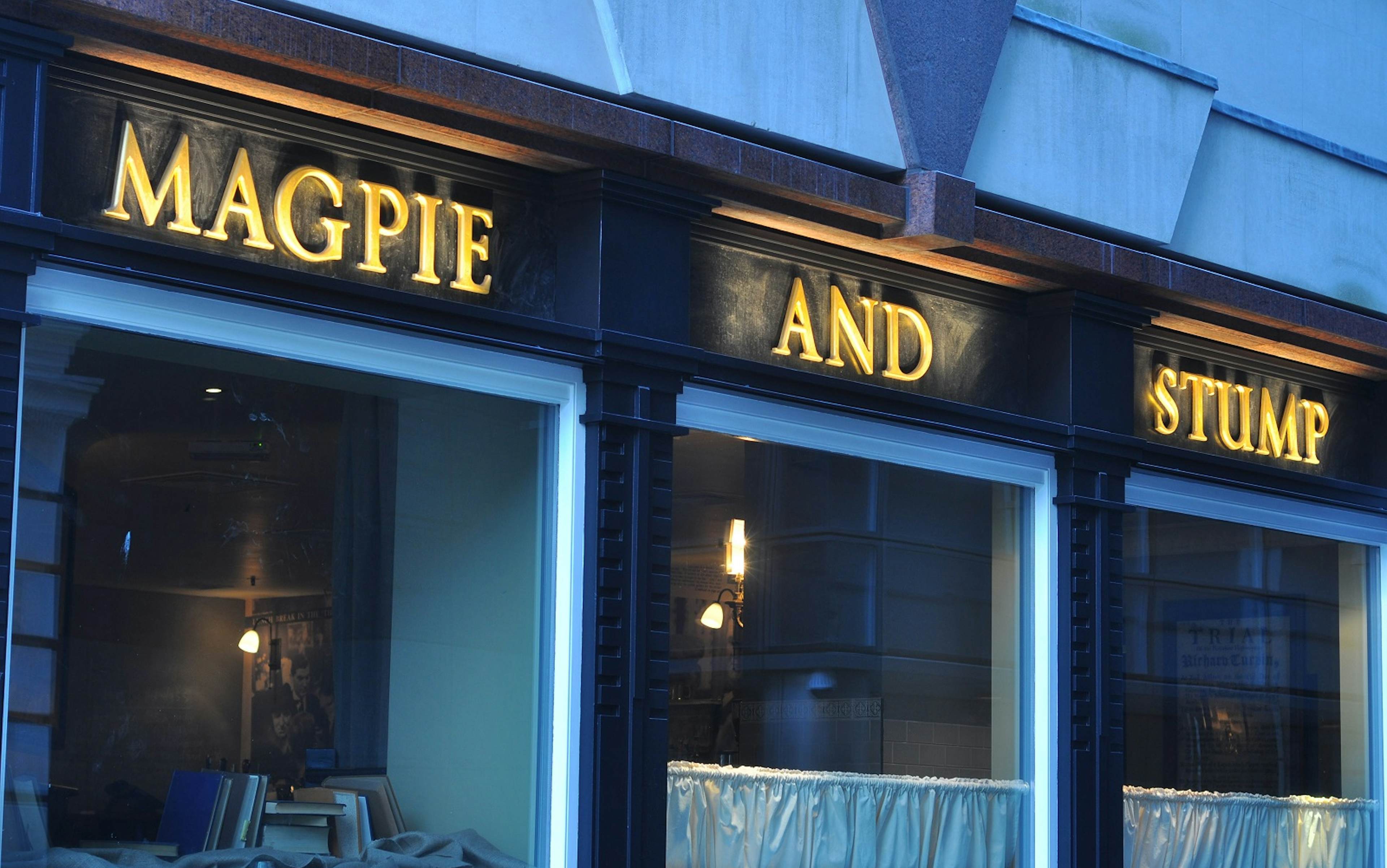 Magpie & Stump - Old Bailey Bar image 1