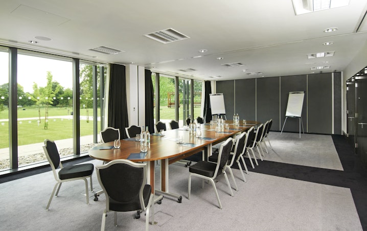 Hilton London Syon Park - Empire image 1