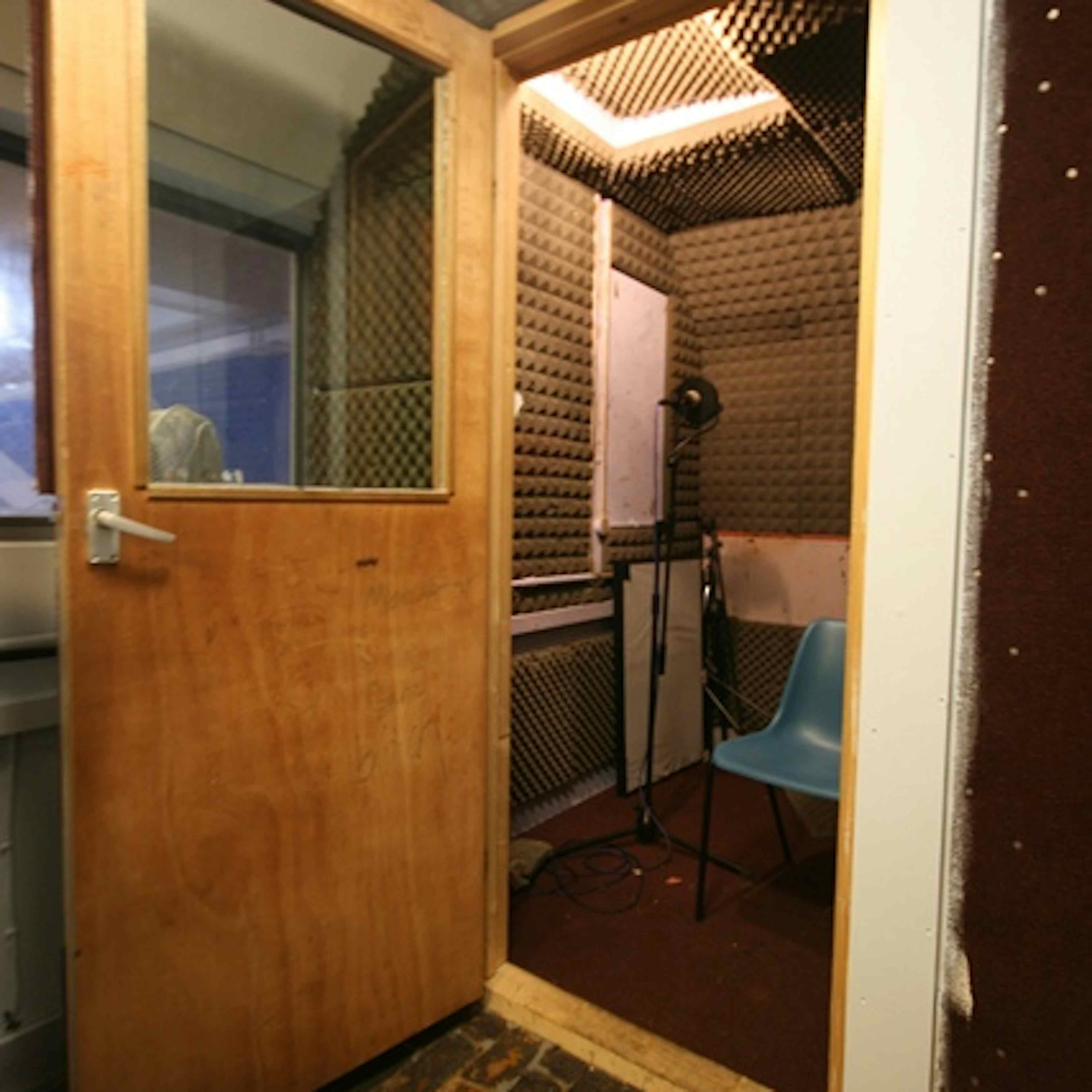 The Harrow Club - Recording Studio image 3