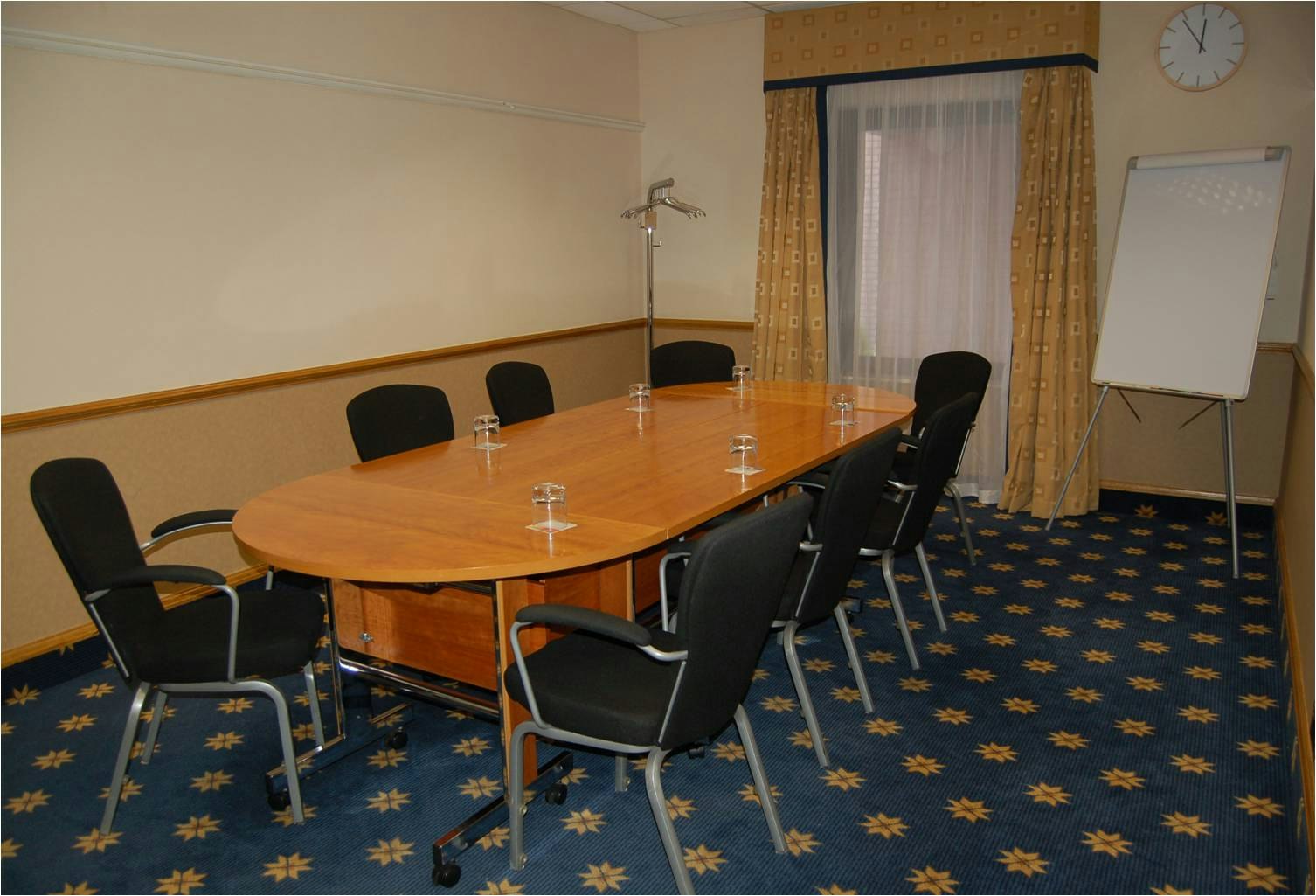 Hilton, Manchester Airport - Dulles Room image 1