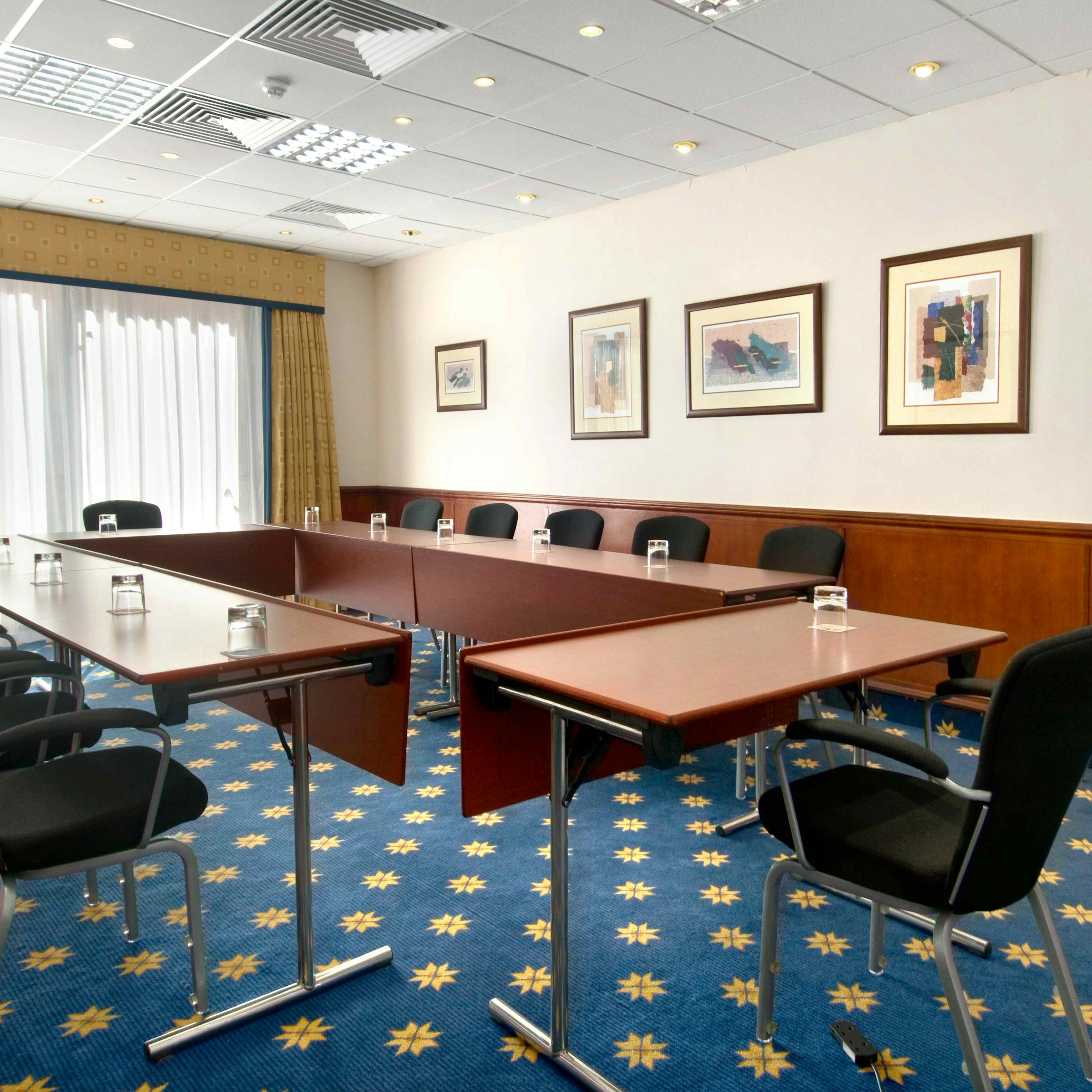 Hilton, Manchester Airport - Shannon Boardroom image 1