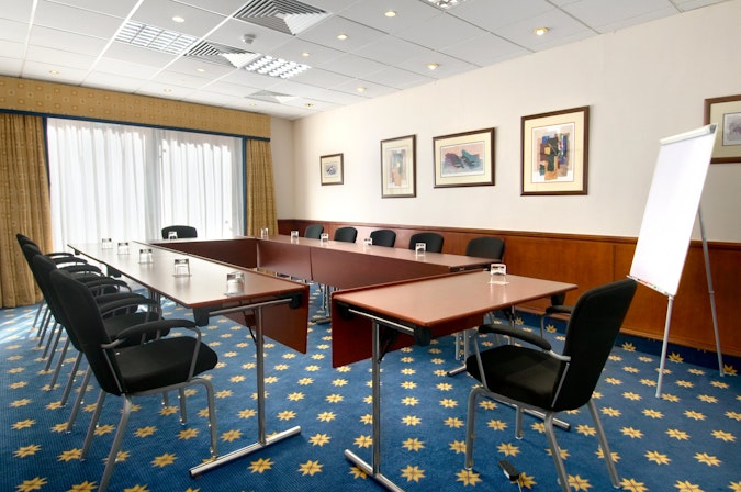 Hilton, Manchester Airport - Shannon Boardroom image 1