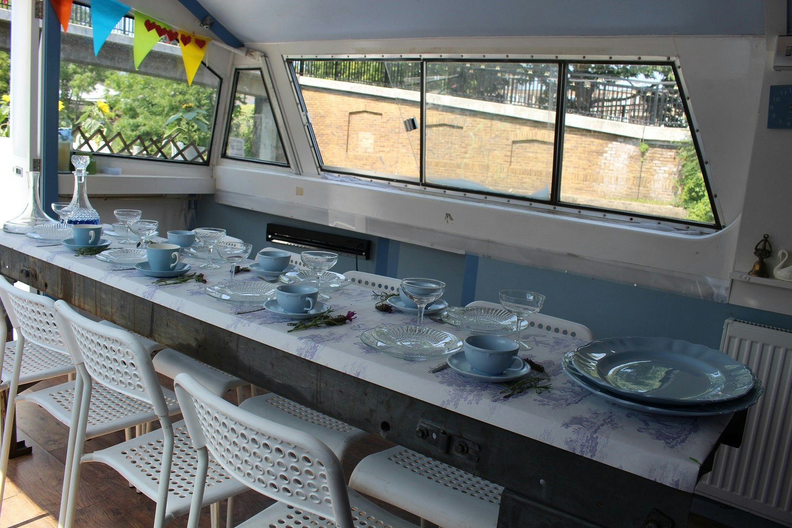 The Floating Showroom - Whole Venue image 8