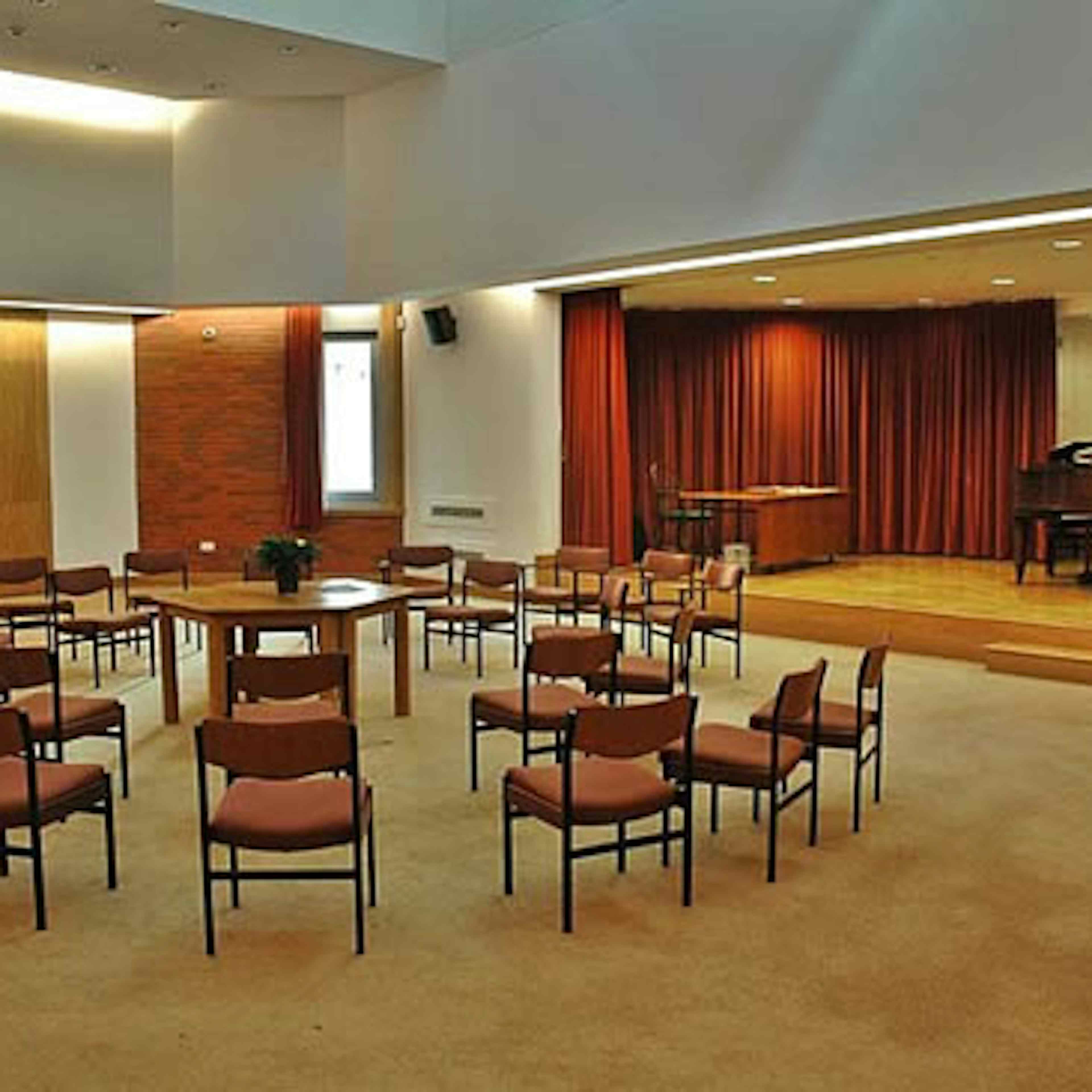 Liverpool Quaker Meeting House - Large Meeting Room image 2