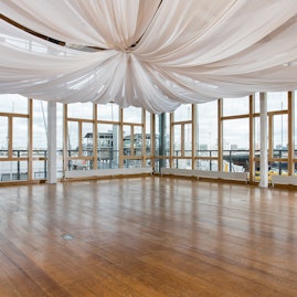 Greenwich Yacht Club - The River Rooms image 1