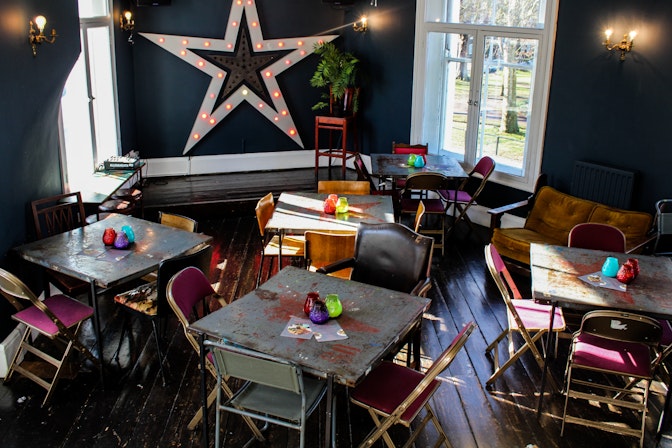 Star by Hackney Downs - The Gypsy Room image 2