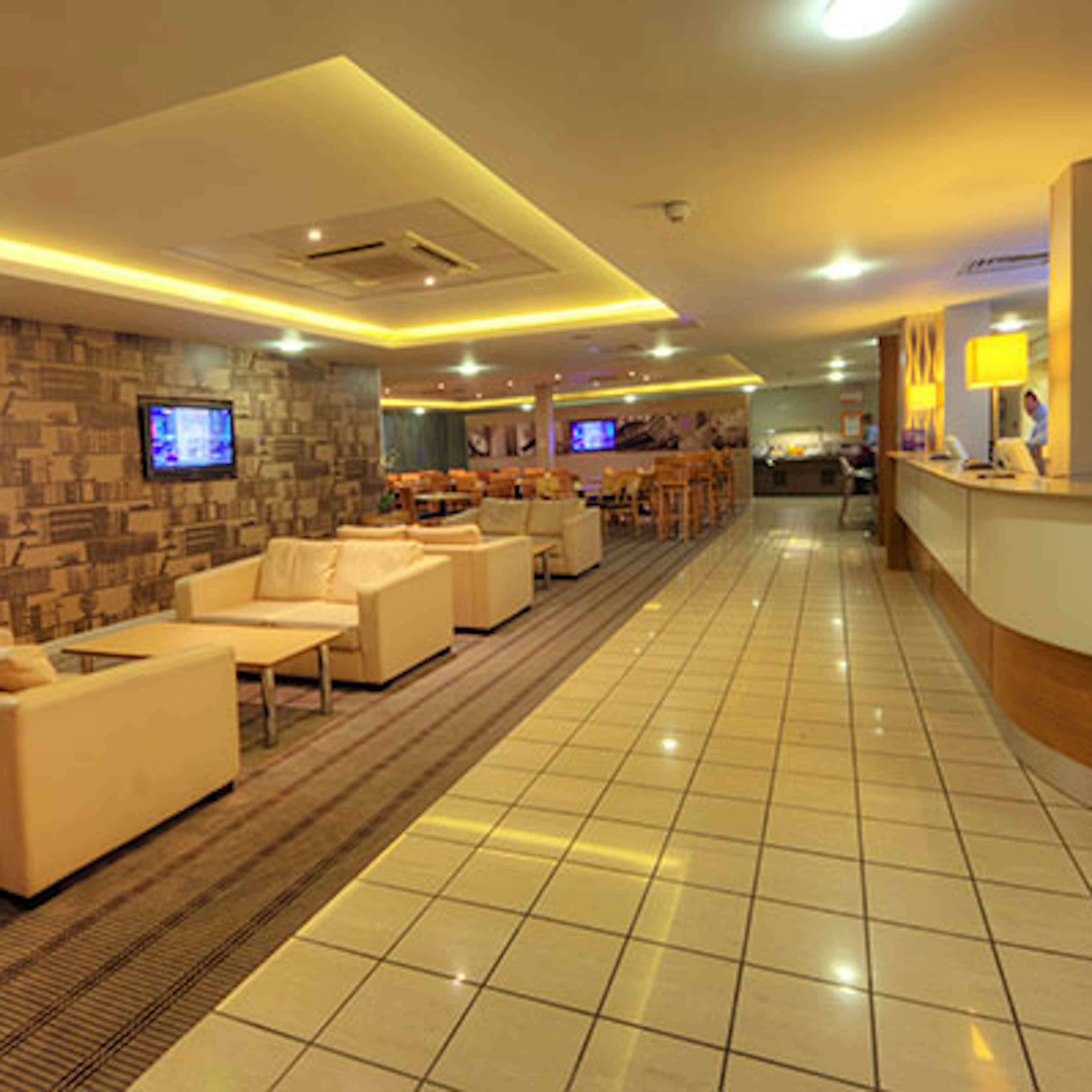 Holiday Inn Express Limehouse - image 3