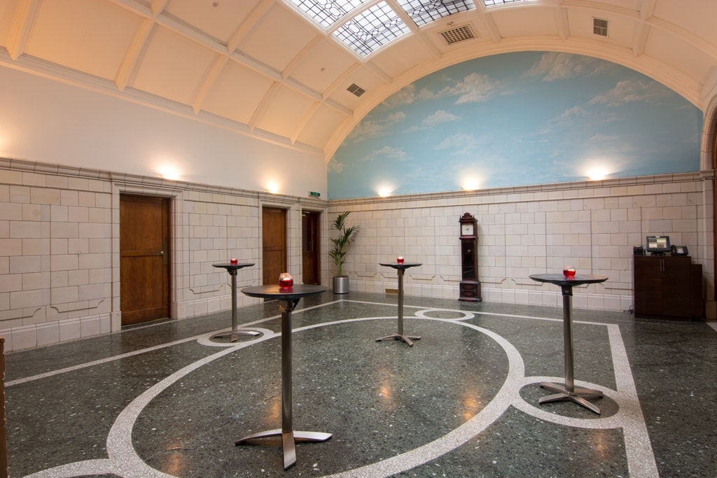 Courthouse Hotel - Soho - The Waiting Room image 3