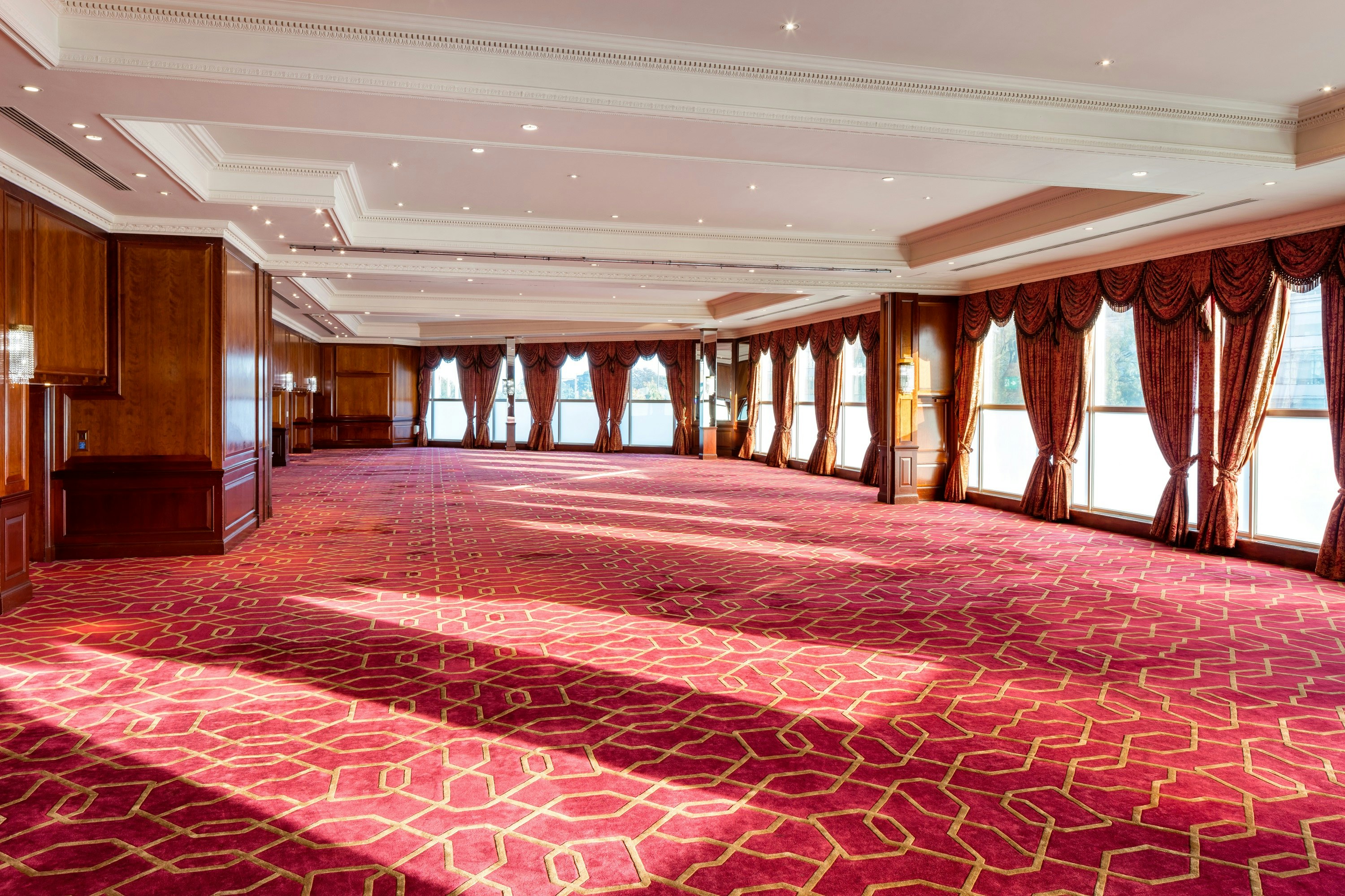 Radisson Blu Edwardian Heathrow - Commonwealth Suite image 8